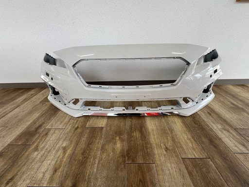 レヴォーグ　フロントバンパー