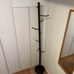 美品　ブラック　スタンド式ポールハンガーラックの画像