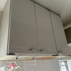 家庭用キッチン吊り戸棚の画像