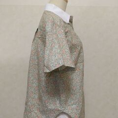 シャツ　グリーン×小花　レディースの画像