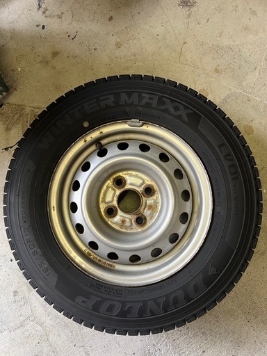 スタッドレスタイヤ13インチ4本セット