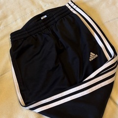 【美品】adidas 黒 長ズボン 140サイズ✨通学・スポーツに／履きやすくて動きやすい！の画像