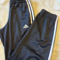 【美品】adidas 黒 長ズボン 140サイズ✨通学・スポーツに／履きやすくて動きやすい！の画像