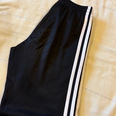 【美品】adidas 黒 長ズボン 140サイズ✨通学・スポーツに／履きやすくて動きやすい！の画像