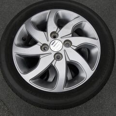 スズキ軽の純正アルミとタイヤ４本の画像