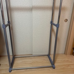ハンガーラックの画像