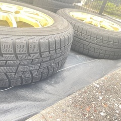 スタッドレスタイヤ 185/65R15の画像