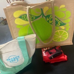 Trader Joe’ショッピングバッグ3点
の画像