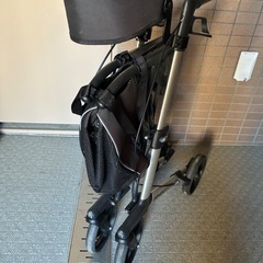 介護用　歩行器の画像