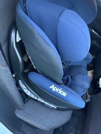 受け渡し予定の方決まりました】Aprica Deaturn チャイルドシート の 