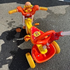 アンパンマン折り畳める三輪車の画像