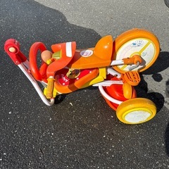 アンパンマン折り畳める三輪車の画像