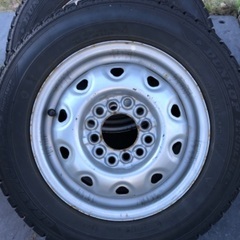 135/80R12 スタッドレス　古いですが溝有りの画像