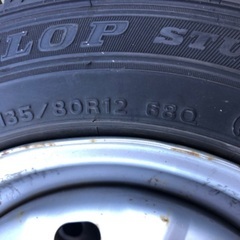 135/80R12 スタッドレス　古いですが溝有りの画像