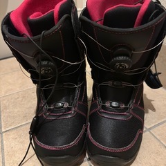 スノーボード板　バインディング付き　ブーツの画像