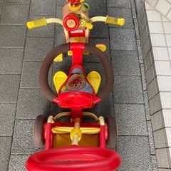 アンパンマン三輪車の画像