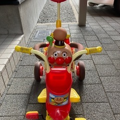 アンパンマン三輪車の画像