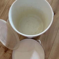 野田ホーロー　米びつの画像