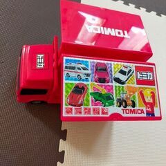トミカ　カーキャリア　小物入れの画像
