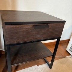 【廃盤　IKEA】ベッドサイドテーブルの画像