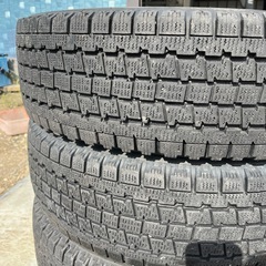 195/80r15スタッドレスタイヤの画像
