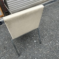 チェアー　2脚で500円の画像