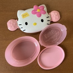 ランチボックス🍱ハローキティ🎀Sanrioサンリオお弁当箱容量上の段260ml下の段140ml美品✨2段式ピンク•白•黒•黄色の画像