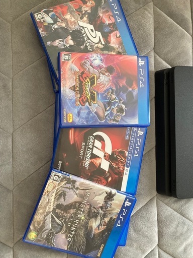 ps4 外箱あり　ソフト7本 （8000円相当）