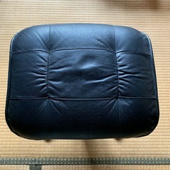 椅子、足置き台の画像