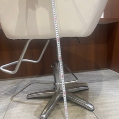椅子　　高さ調整可能の画像