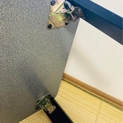 折りたたみテーブルの画像