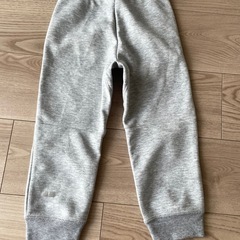 〈キッズ〉今月まで出品 美品 ドライスエットパンツ ユニセックス ユニクロXS(サイズ100〜110) チャック付ポケット ウエスト調整紐有 形崩れしにくい生地 値下げ有の画像