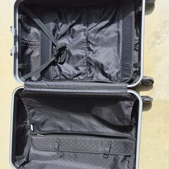 大型スーツケースあげます・ジャンク扱いにての画像