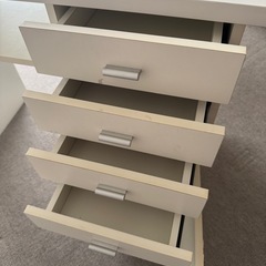 引取り9月26日まで①ネイルデスク椅子セットの画像