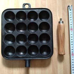 たこ焼き器 ガスコンロ専用 木製ハンドル付き 約20cm角 16穴タイプ 数回使用 美品 中古 調理器具 キッチン用品 たこ焼きプレートの画像