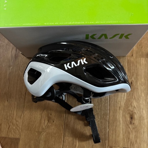 新品未使用品　KASK MOJITO3 ヘルメット  