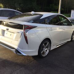 プリウスSセーフティープラス１２６万円!!車検も８年6月まで付いてます。の画像