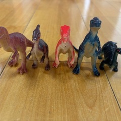 恐竜フィギア14体の画像