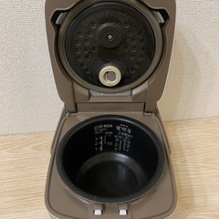 炊飯器【中古品】三菱電機　炭炊釜　NJ-ST06R の画像