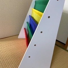 絵本ラックの画像