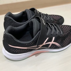 アシックスランニング？シューズの画像
