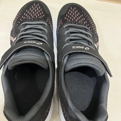 アシックスランニング？シューズの画像