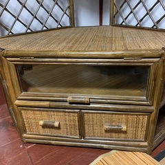 籐製テレビ台の画像