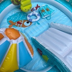 ビニールプール🏊‍♀️INTEX 滑り台 使用回数2回の画像
