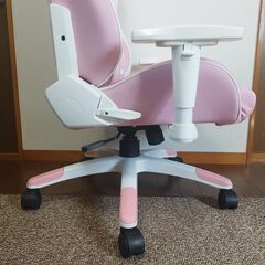 【新品同様】AKRacing Pinon ピノン AKレーシング ティーンエイジャー ゲーミングチェア ピンク オフィスチェア 小型モデルの画像
