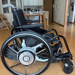 ヤマハ 車椅子電動アシスト化ユニット JWX-2 を装着した「OX社製 GW-E」です。※ロホクッション(38× 43cm)は含みませんの画像