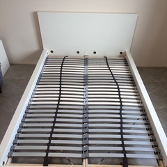IKEA マルム　ダブルベッドフレーム、すのこの画像