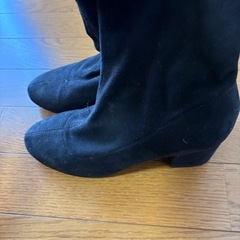 ショートブーツ スエード ブラックの画像