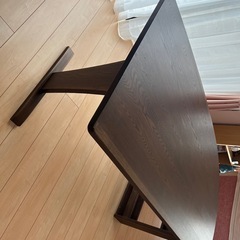 ダイニングテーブルの画像