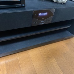スピーカー付きテレビ台、32型テレビ　の画像